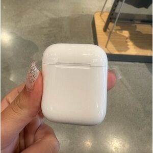 Apple 2nd Gen Airpods